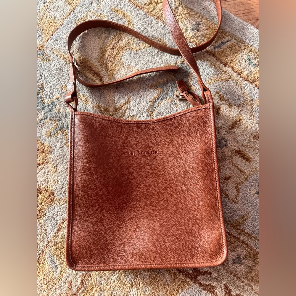 Longchamp Le Foulonne Medium Leather Crossbody Bag. Authentic